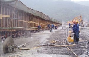 哪個(gè)牌子的自上料攪拌車好？比起品牌，這方面也很重要