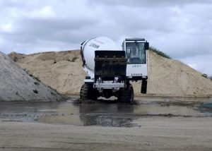 連買2臺(tái)LZ3500自上料攪拌車，魯樽是怎樣俘獲芳心的？