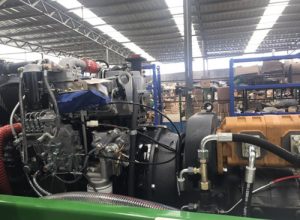 魯樽機(jī)械：這才是自上料攪拌車該有的樣子！